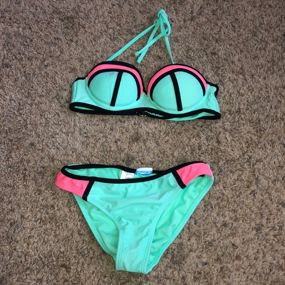 Juniors swimsuit bikini SMALL bottoms MEDIUM top